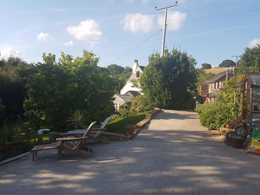 Mill Cottage Garden Annexe นิวตันแอบบ็อต ภายนอก รูปภาพ